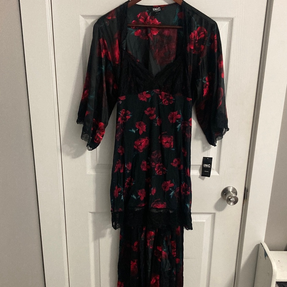 Floral Nightgown Robe set- Black and Red